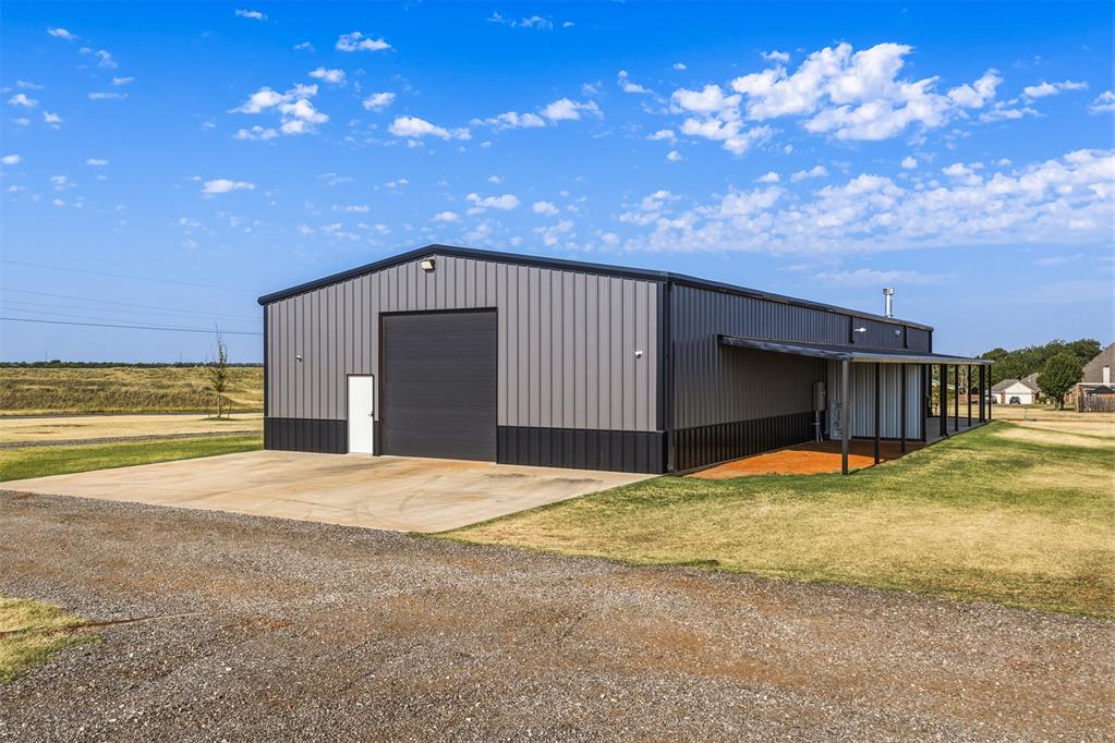 241 Nw Moffat Road Property Photo 2