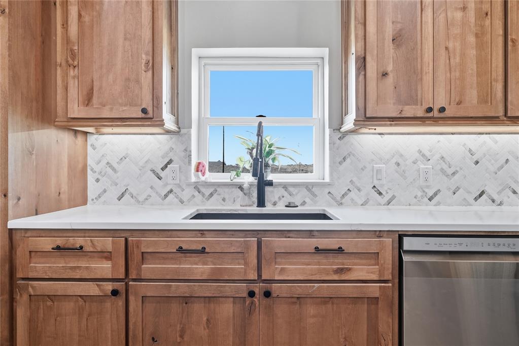 241 Nw Moffat Road Property Photo 19