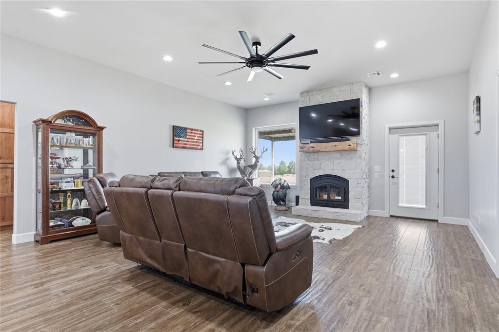 241 Nw Moffat Road Property Photo 21