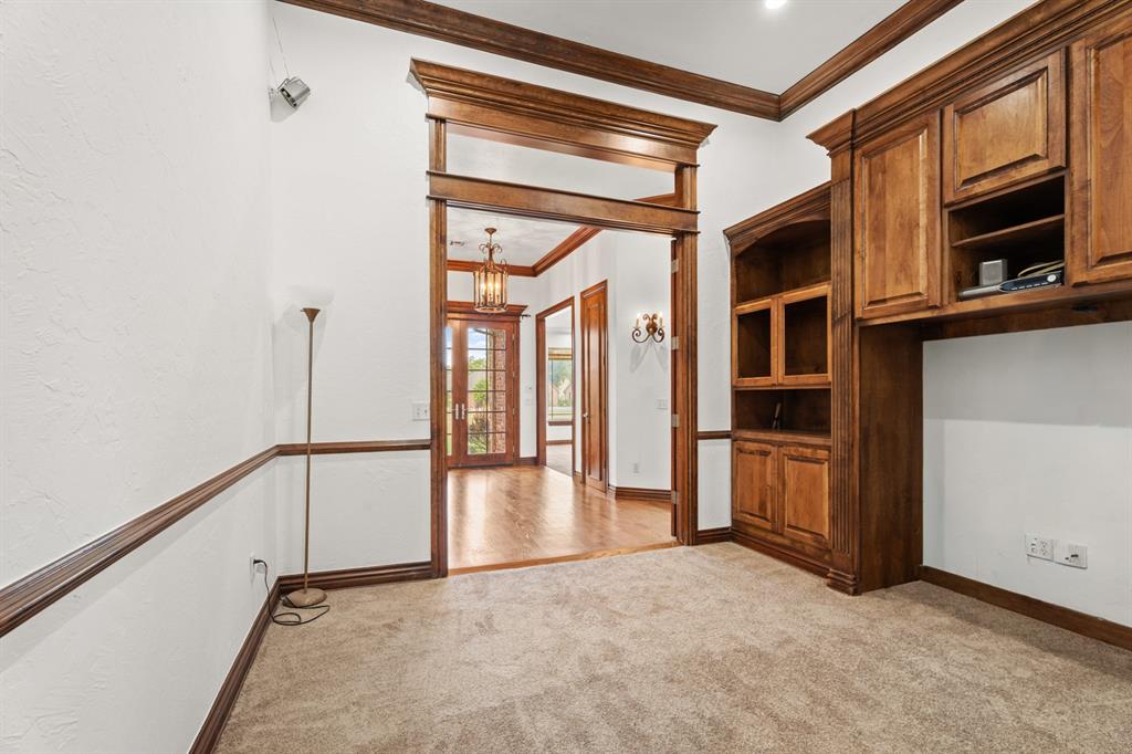 1109 N Edinburrough Way Property Photo 13