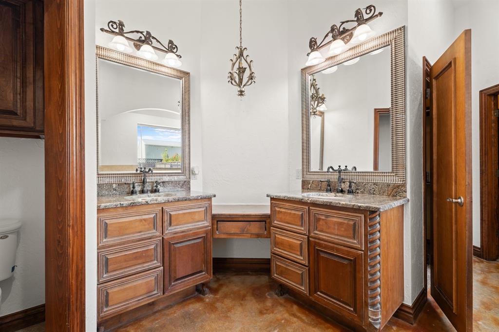 1109 N Edinburrough Way Property Photo 25