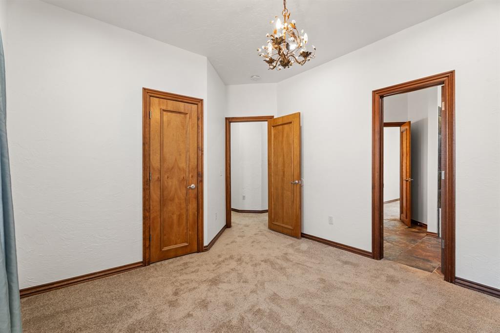 1109 N Edinburrough Way Property Photo 28