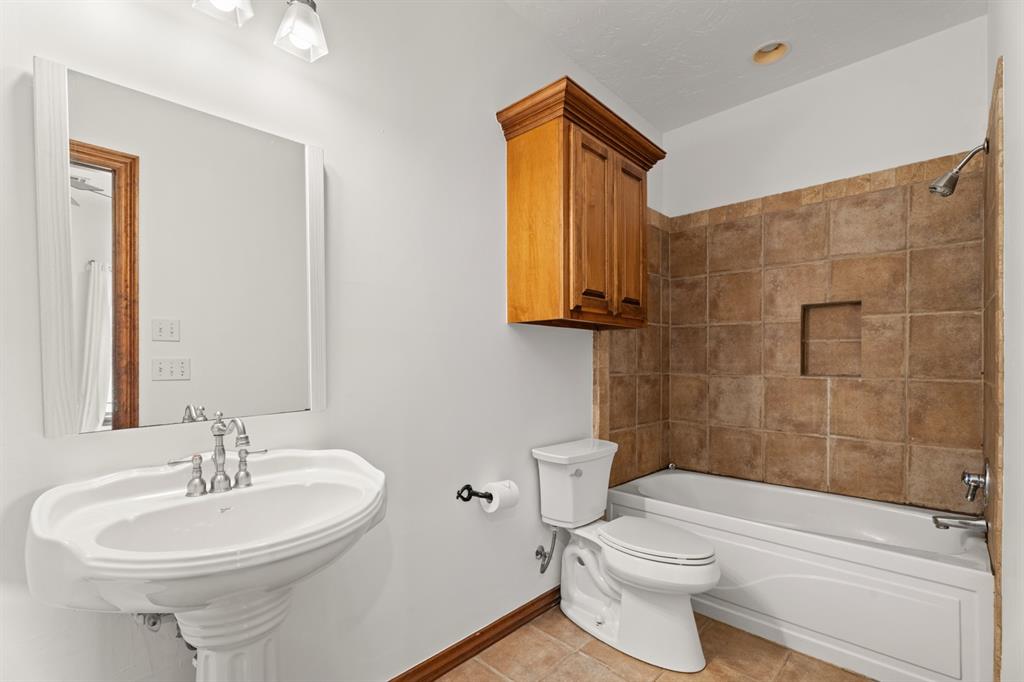 1109 N Edinburrough Way Property Photo 33