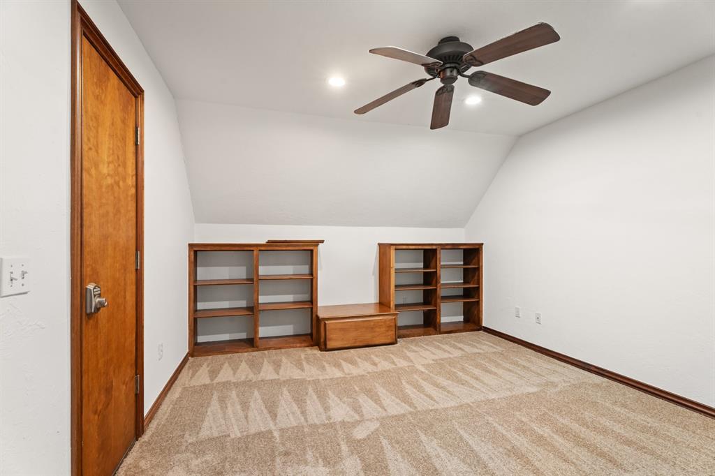 1109 N Edinburrough Way Property Photo 36