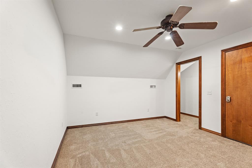1109 N Edinburrough Way Property Photo 37