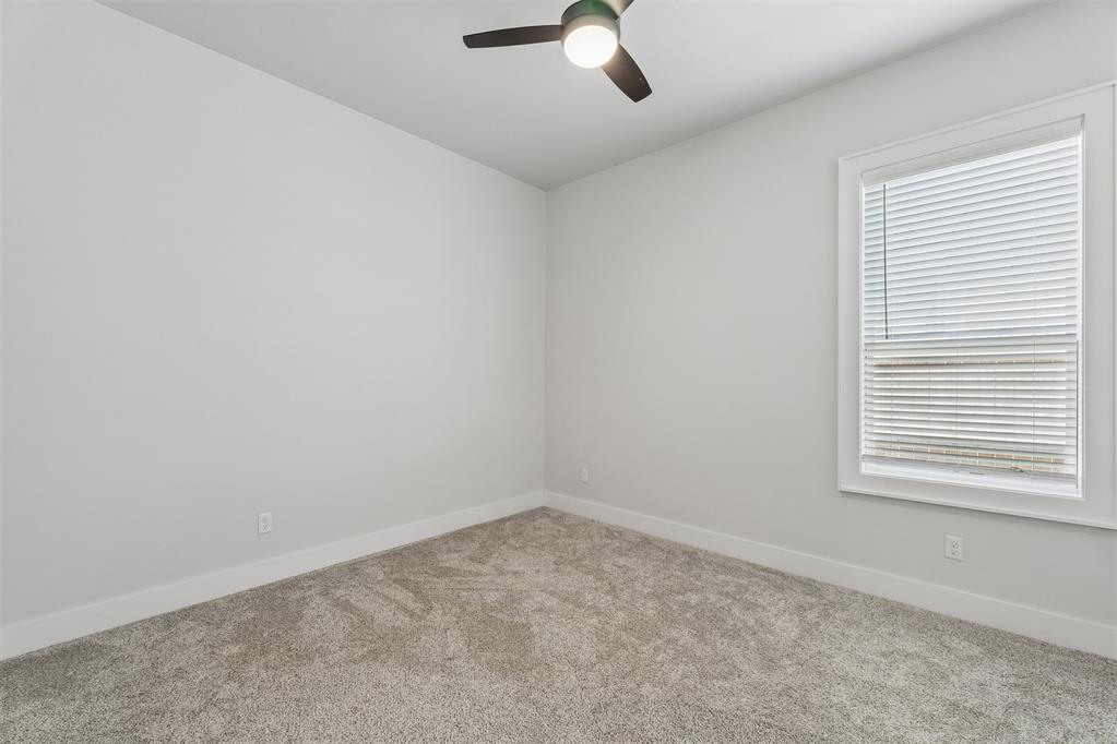 7120 Nw 154th Street Property Photo 28