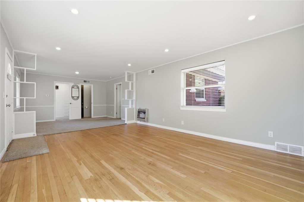 2301 N Warren Avenue Property Photo 5