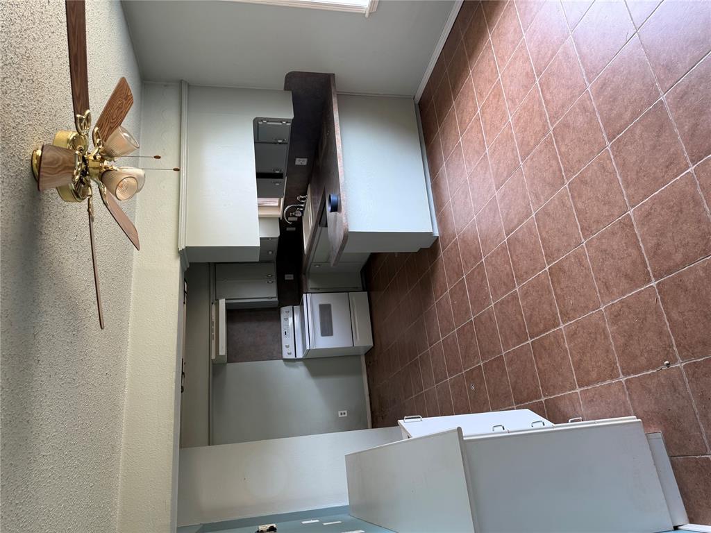 14643 N 2950 Road Property Photo 4