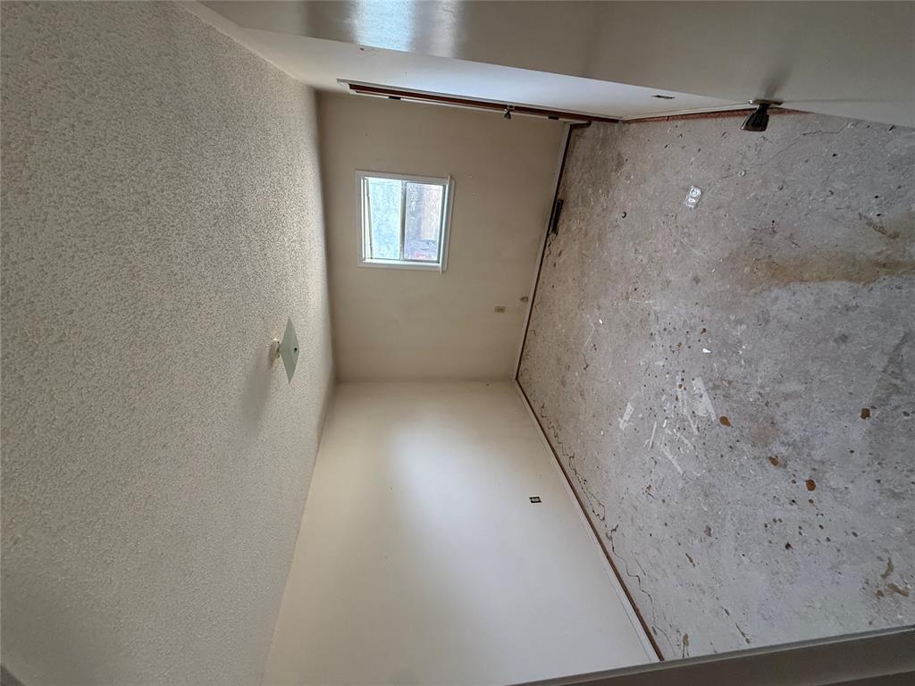 14643 N 2950 Road Property Photo 8