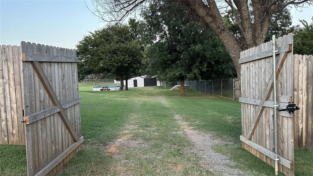 2100 Kenneth Lane Property Photo 19