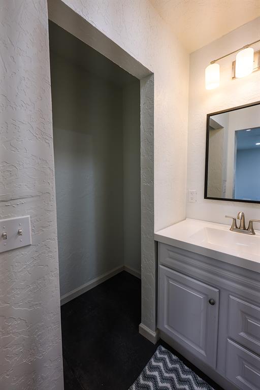 527 N Elm Street Property Photo 20