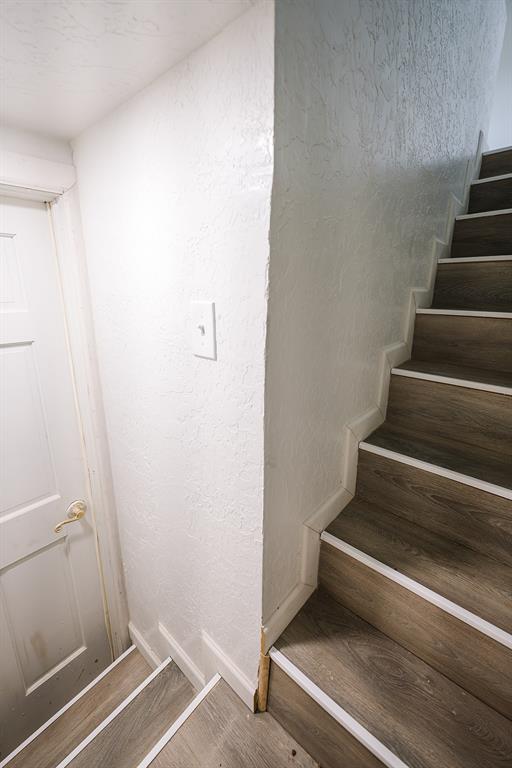 527 N Elm Street Property Photo 22