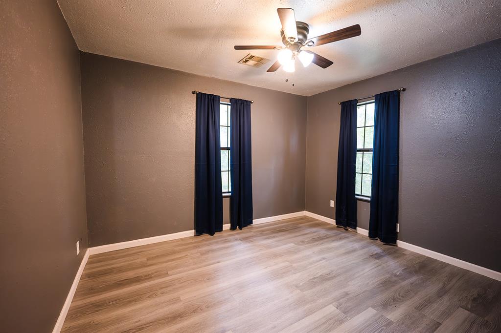 527 N Elm Street Property Photo 23