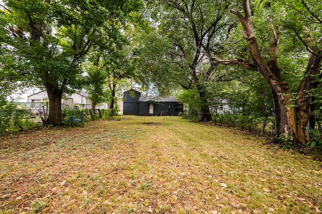 527 N Elm Street Property Photo 29