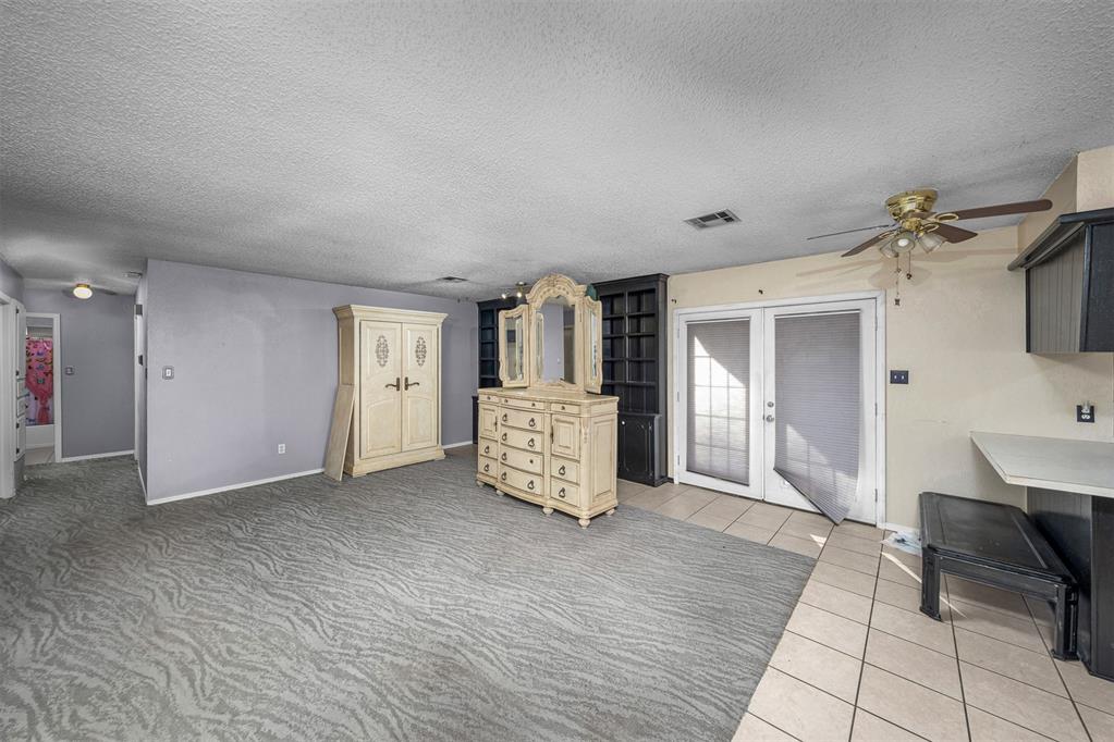 1610 Nw 75th Street Property Photo 3