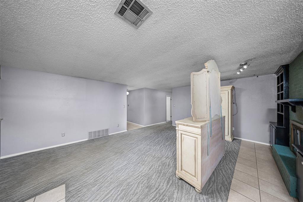 1610 Nw 75th Street Property Photo 4