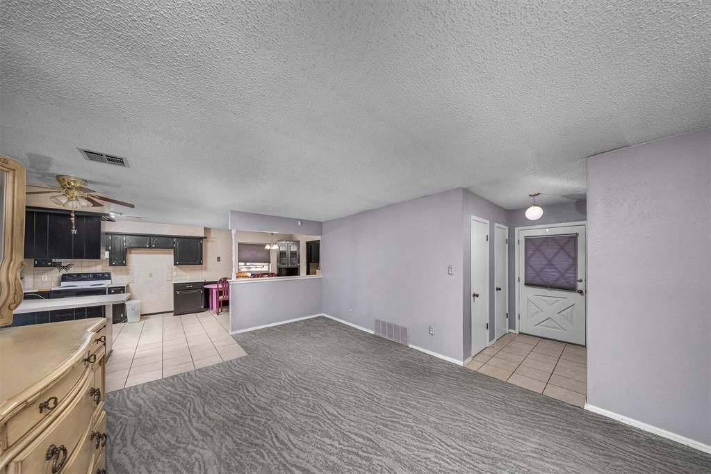 1610 Nw 75th Street Property Photo 5