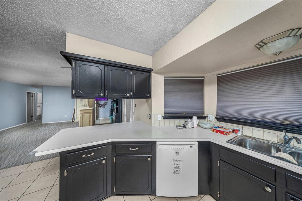 1610 Nw 75th Street Property Photo 8