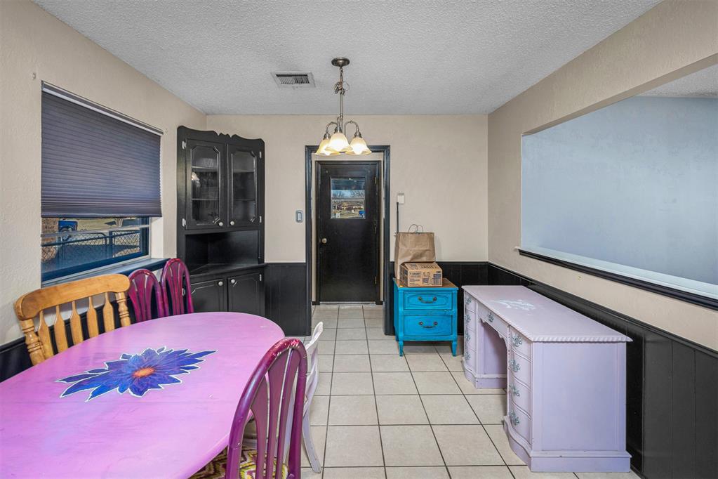 1610 Nw 75th Street Property Photo 9