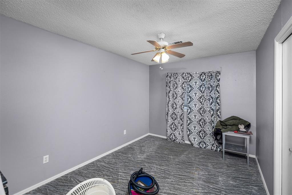 1610 Nw 75th Street Property Photo 11