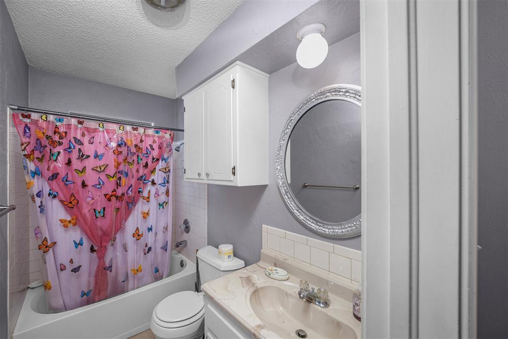 1610 Nw 75th Street Property Photo 18