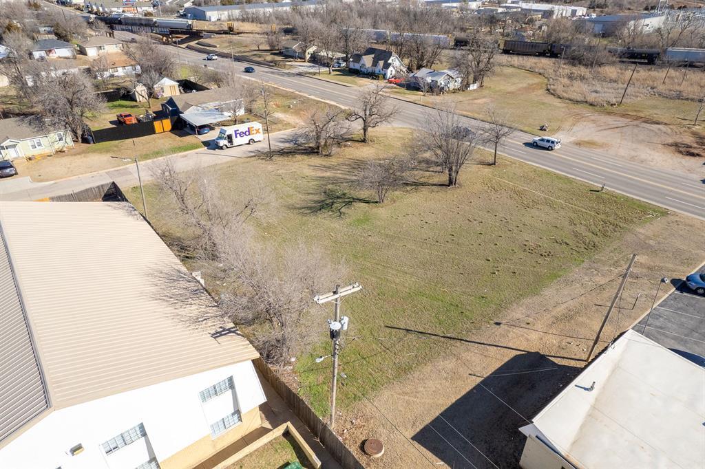 8315 N Western Avenue Property Photo 3