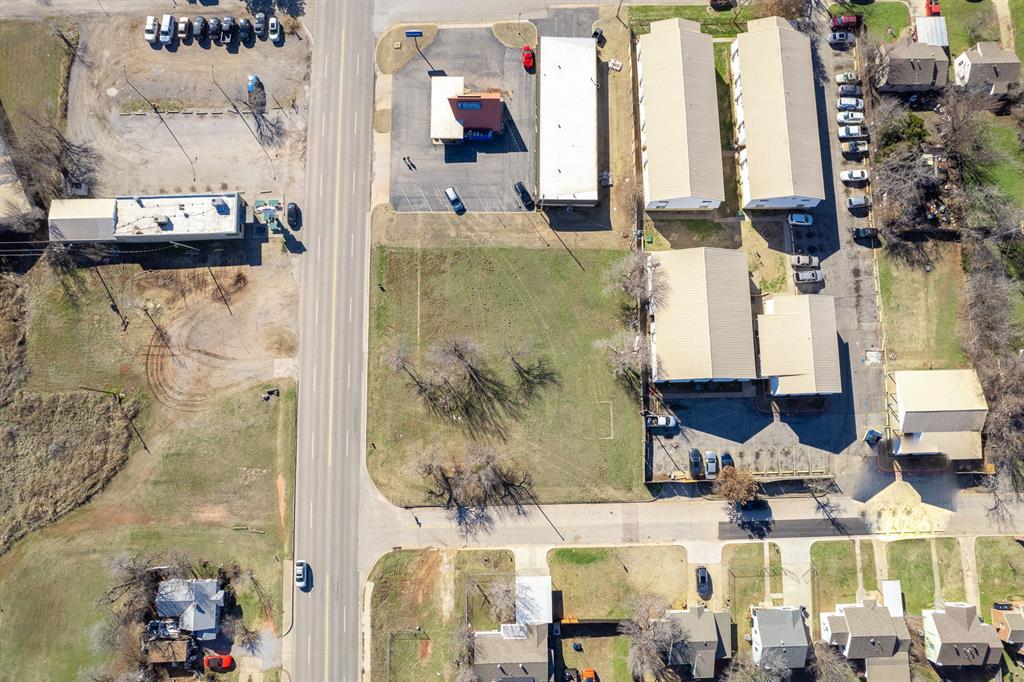 8315 N Western Avenue Property Photo 9