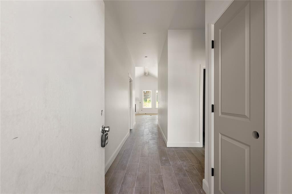 16325 Whistle Creek Boulevard Property Photo 32