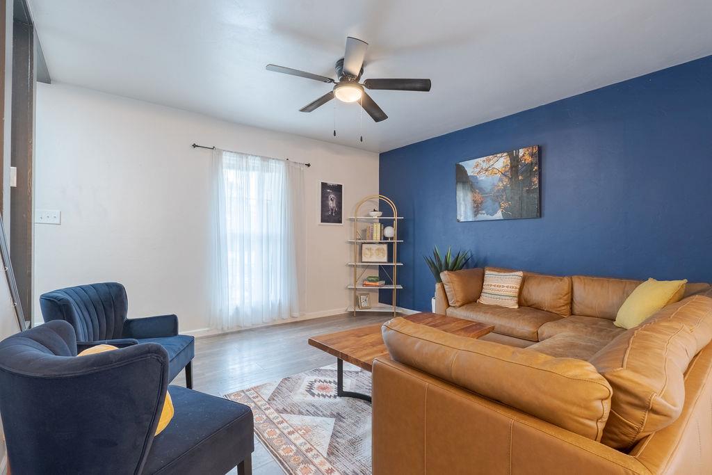 1134 E Walnut Street Property Photo 7