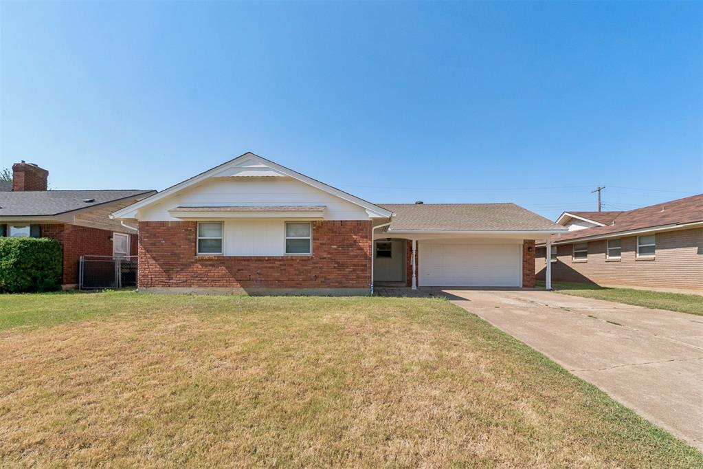 920 W Silver Meadow Drive Property Photo 3