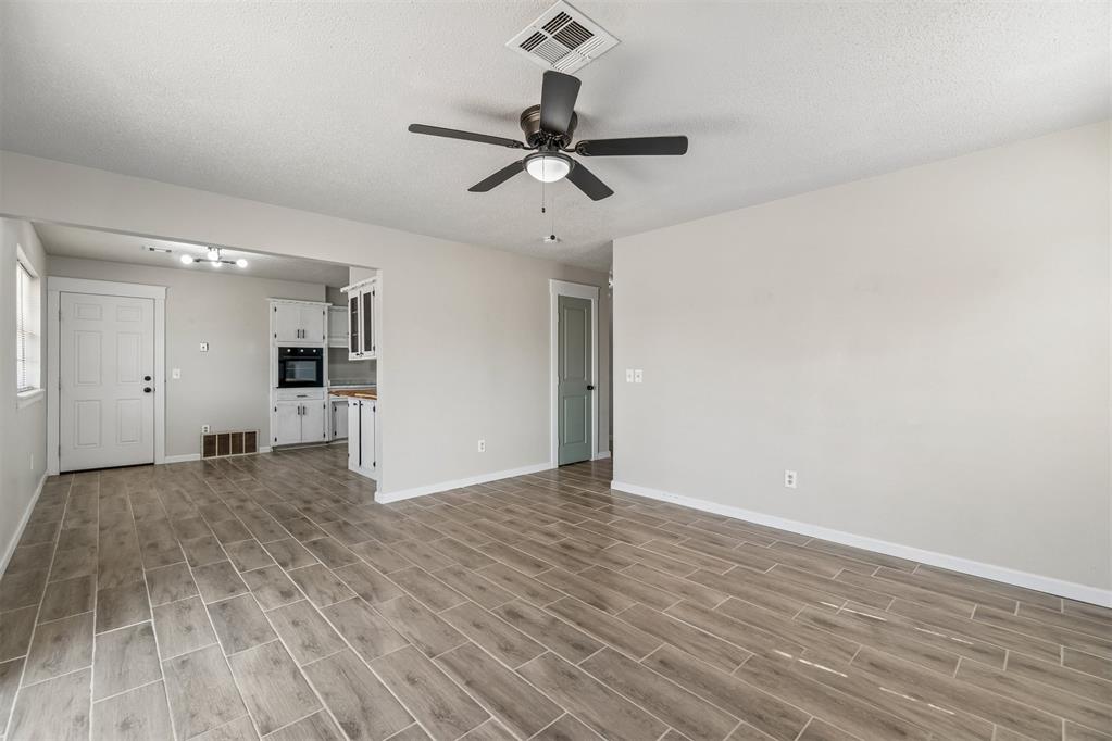 920 W Silver Meadow Drive Property Photo 11