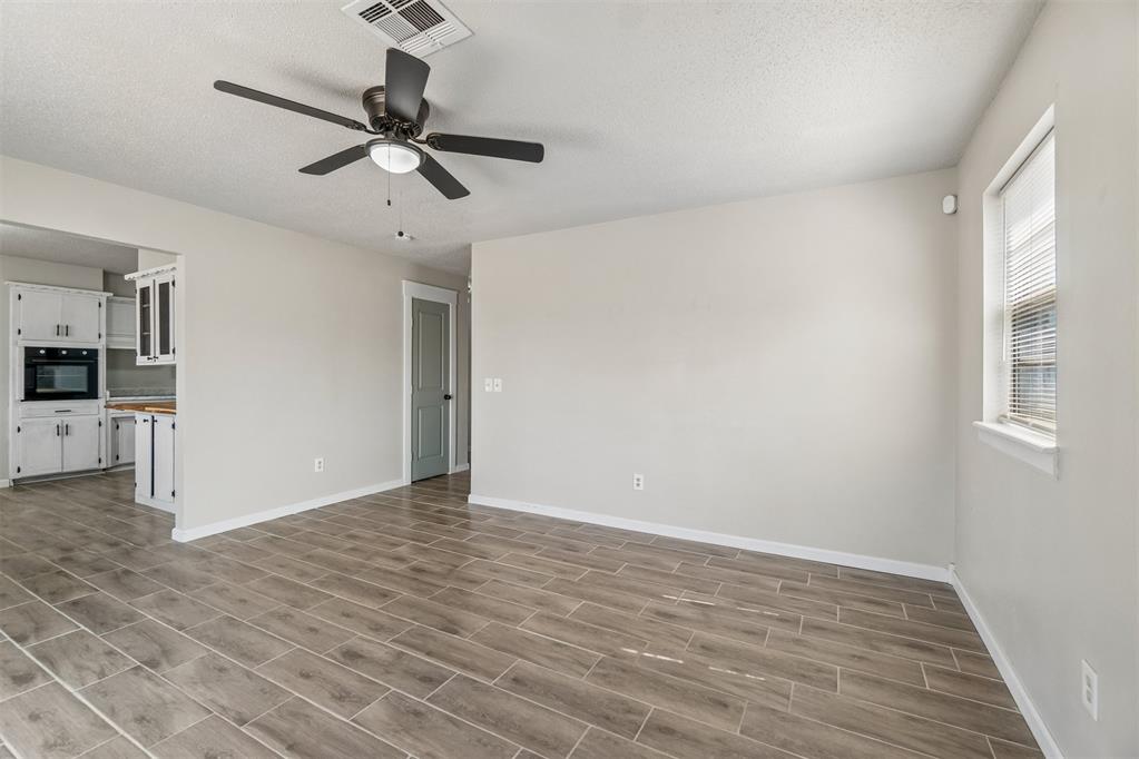 920 W Silver Meadow Drive Property Photo 12