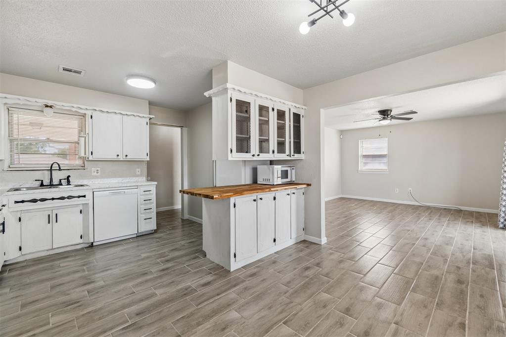 920 W Silver Meadow Drive Property Photo 16
