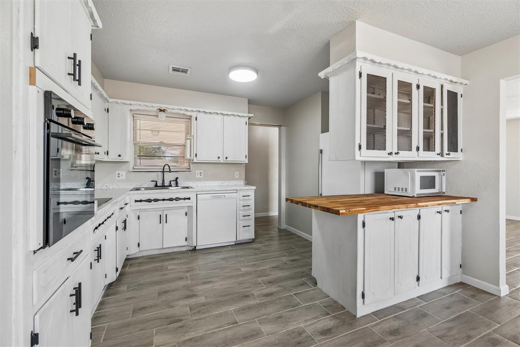920 W Silver Meadow Drive Property Photo 17