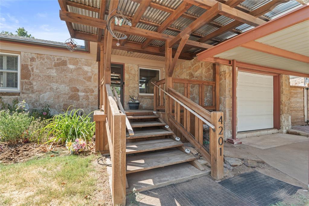 4201 N Libby Avenue Property Photo 2