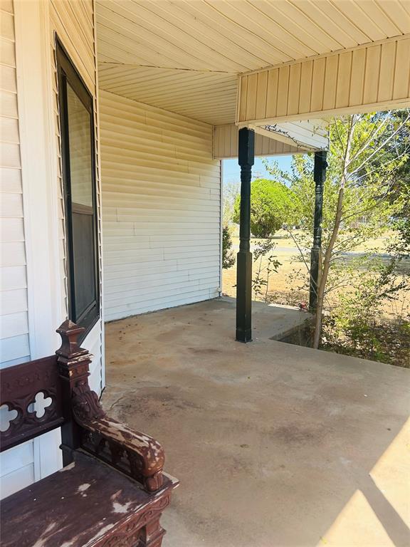 409 N Locust Street Property Photo 2
