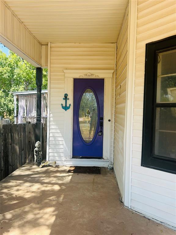 409 N Locust Street Property Photo 3
