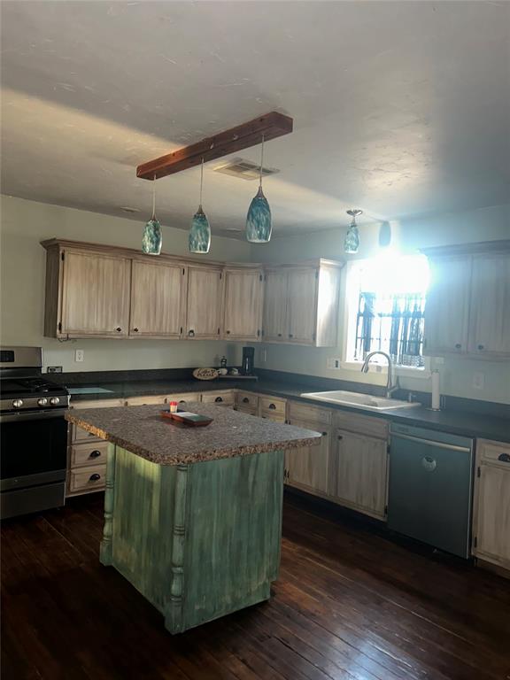 409 N Locust Street Property Photo 18