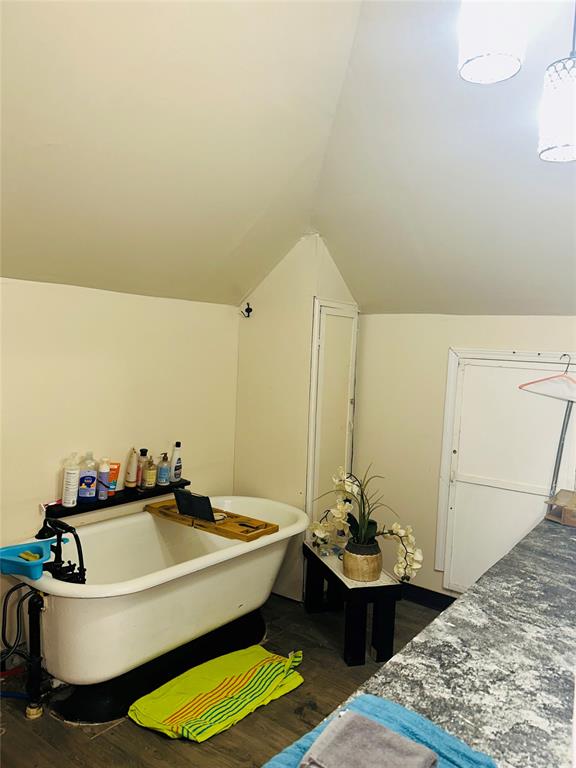 409 N Locust Street Property Photo 28