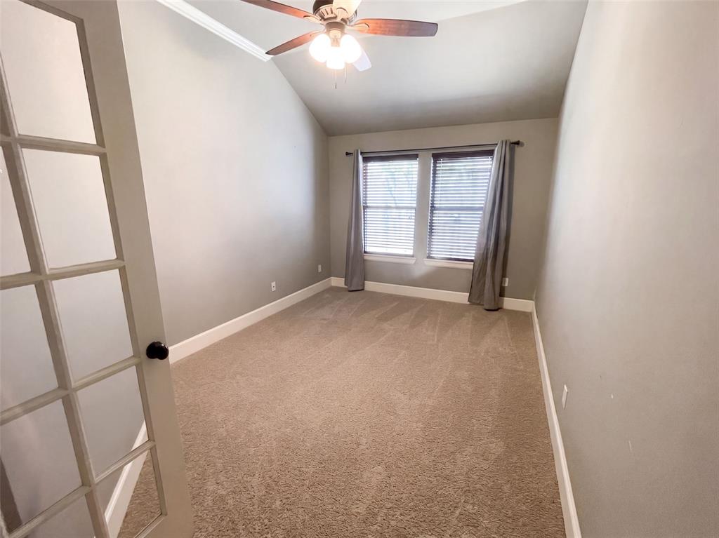 704 Sw 149th Place Property Photo 4