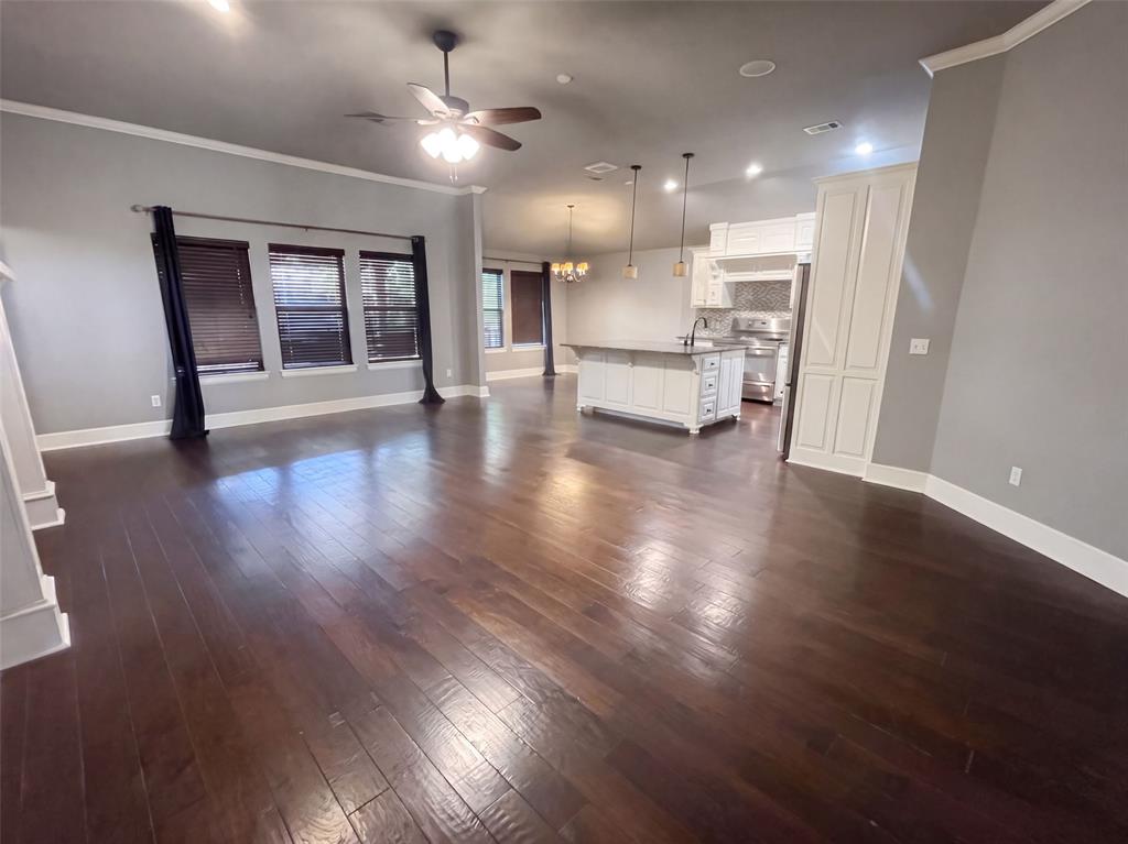 704 Sw 149th Place Property Photo 8