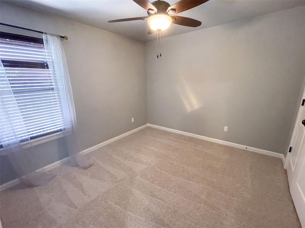 704 Sw 149th Place Property Photo 11
