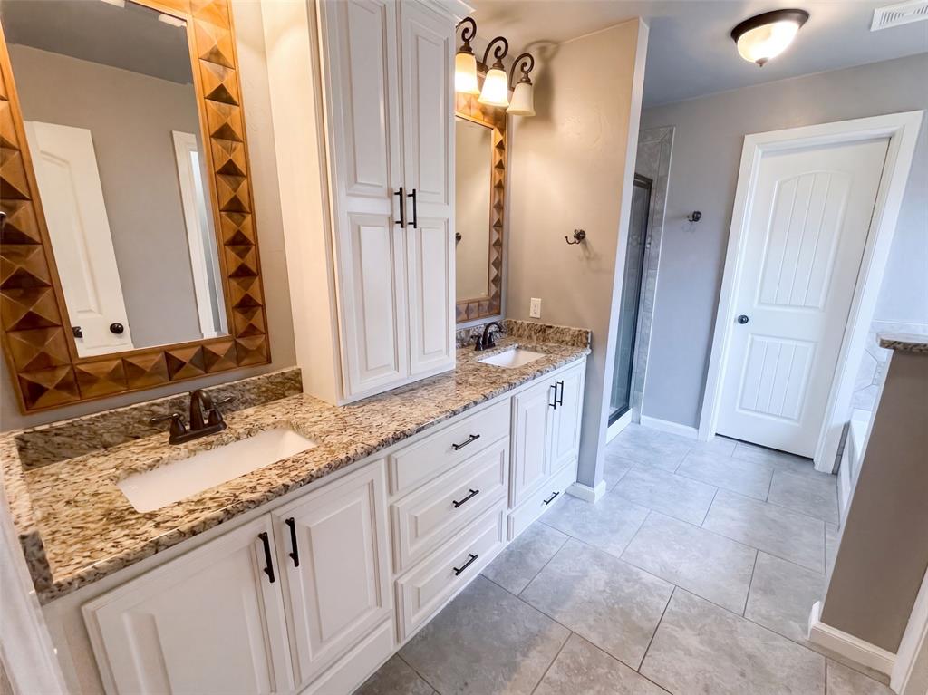 704 Sw 149th Place Property Photo 12