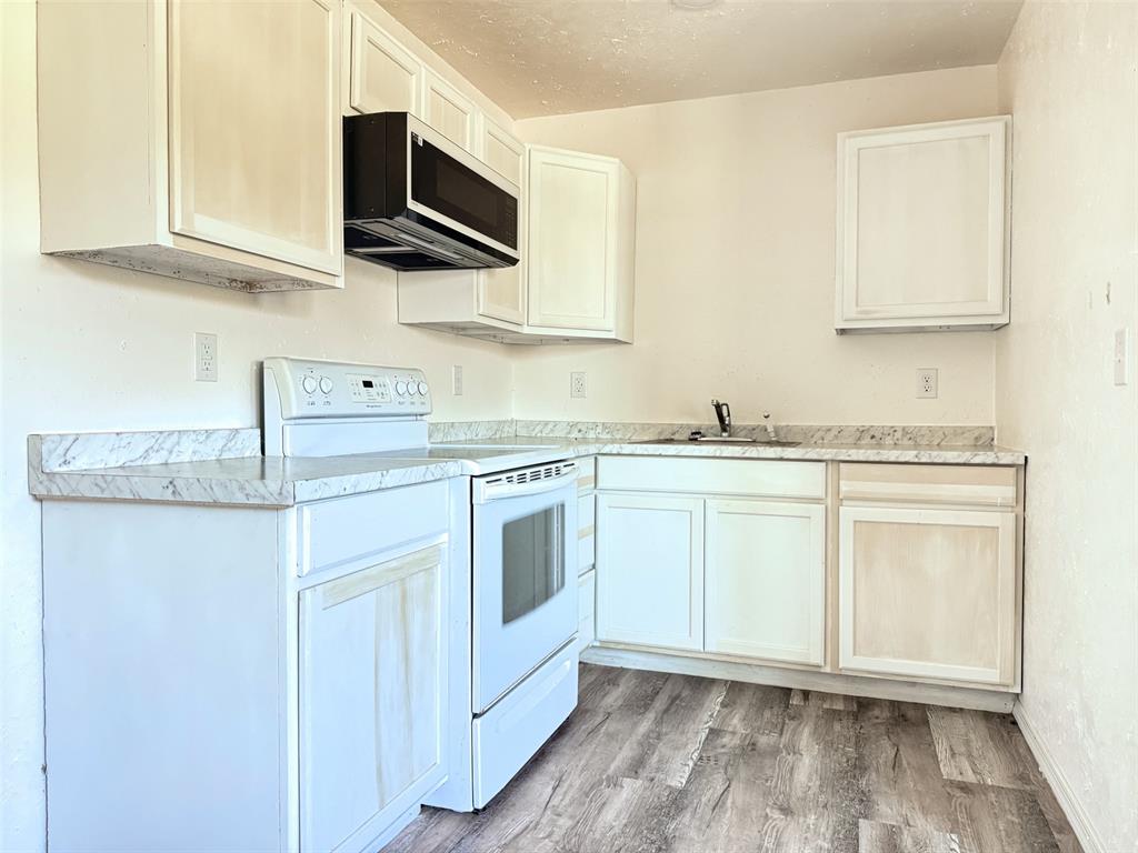 208 Bennett Boulevard Property Photo 4