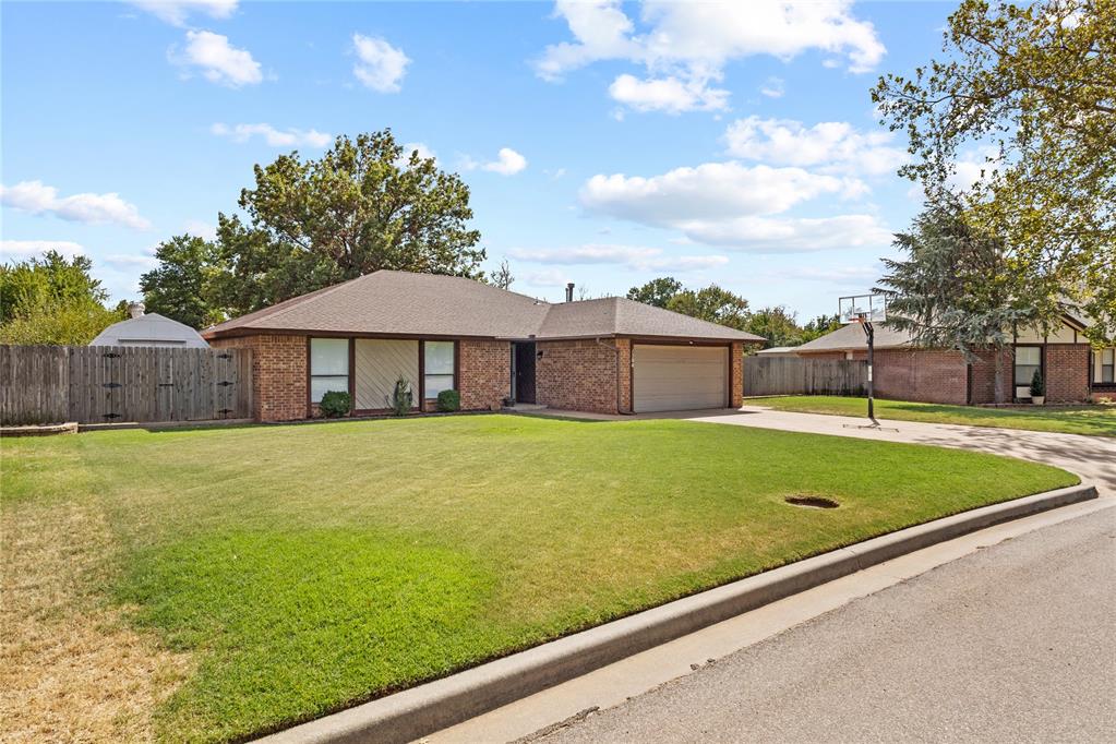 1504 Timbercreek Drive Property Photo 2