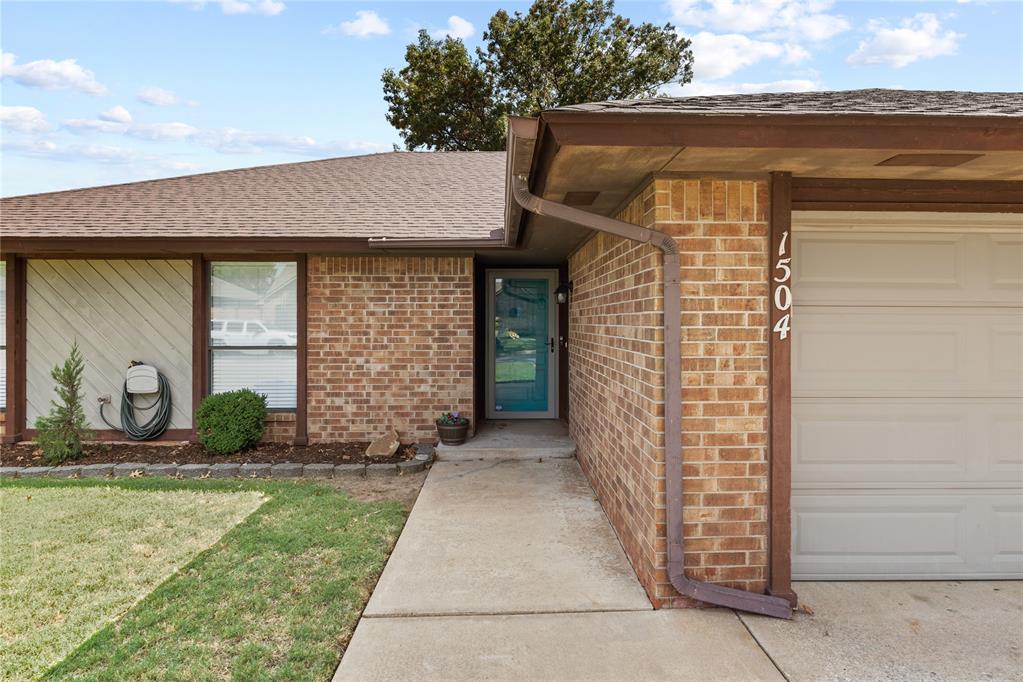 1504 Timbercreek Drive Property Photo 3