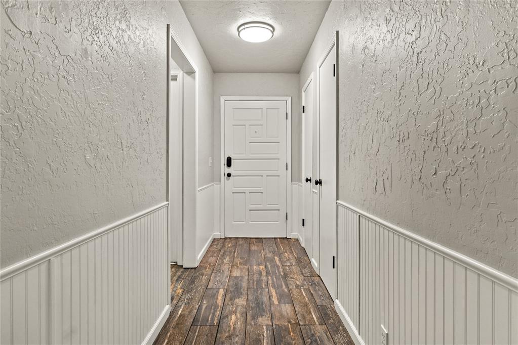 1504 Timbercreek Drive Property Photo 4