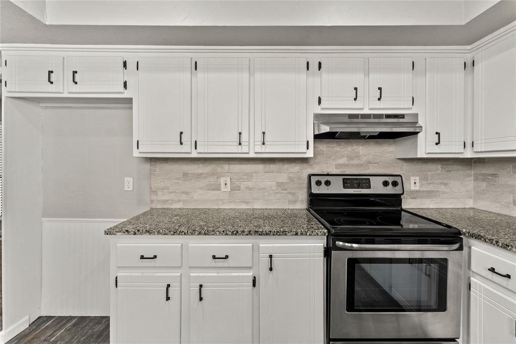 1504 Timbercreek Drive Property Photo 12