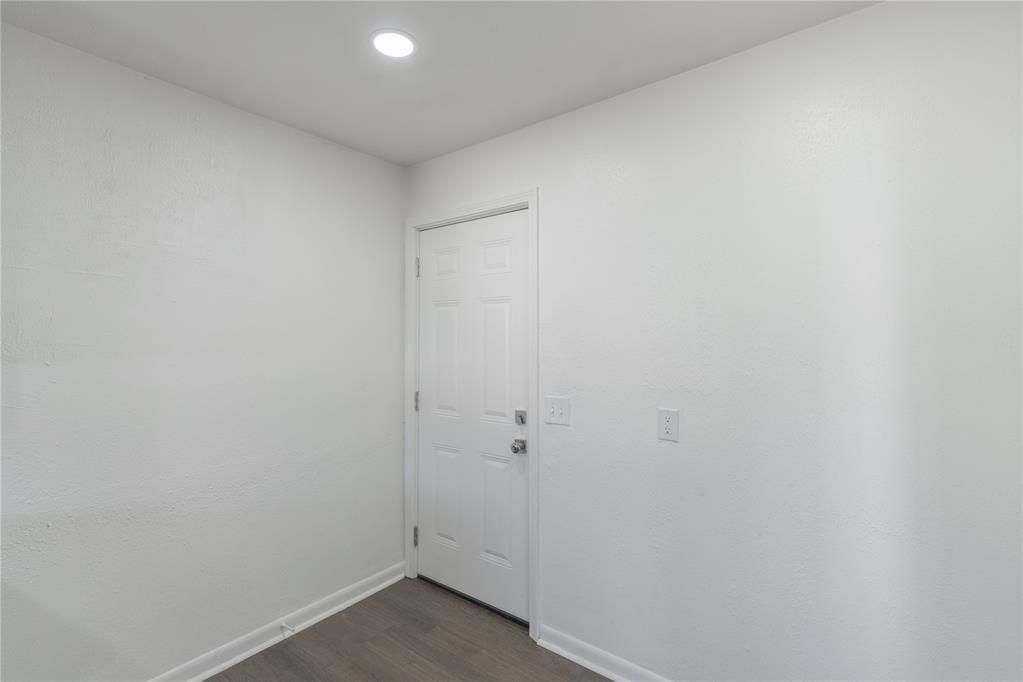 2204 Ne 25th Street Property Photo 10