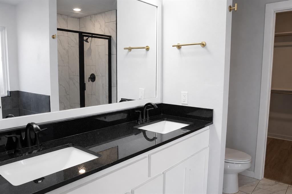 2318 Arcady Avenue Property Photo 9